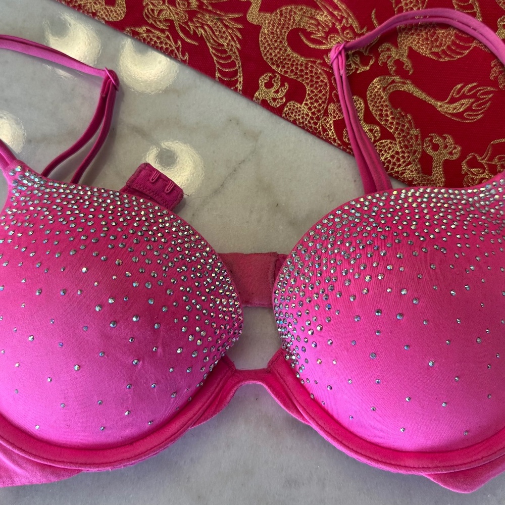RARE 2010 Victoria’s Secret Very Sexy Push Up 34B Fashion Show Swarovski Bra